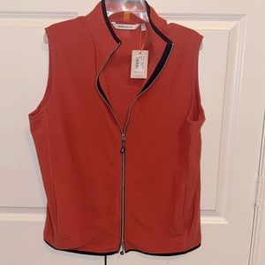 Peter Millar vest. NWT. Size M. Pockets and two-way zipper. MSRP $150